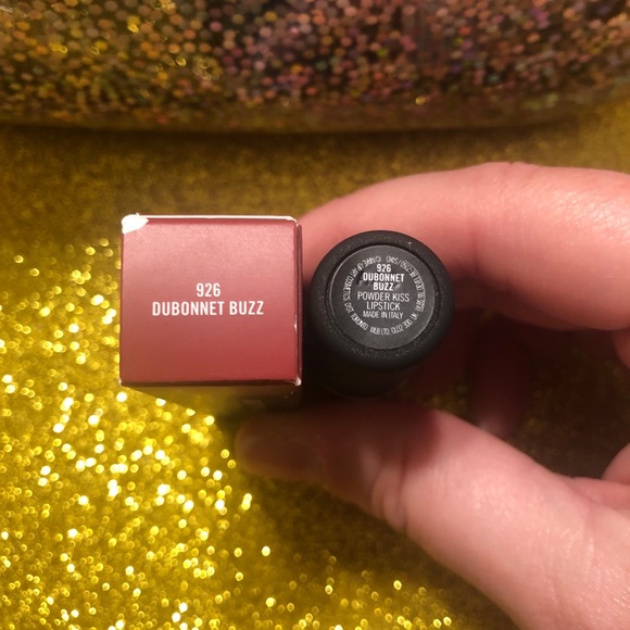 BNIB! MAC Powder Kiss Lipstick Dubonnet Buzz 926 - Picture 2 of 5